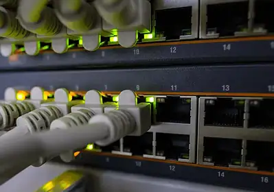 Cómo Optimizar la Red de tu Empresa con Routers y Switches Avanzados 6