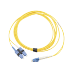 Jumper de Fibra Óptica Monomodo (OS2), XGLO, LC/UPC-SC/UPC Duplex, OFNR, Color Amarillo, 3 Metros (9.84 Pies) FJ2LCUSCUL03-l