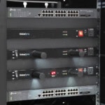 PDU para Distribución de Energía, Montaje en Rack, 11 salidas, Instalación Horizontal, de 19in, 1U, 15 Amp, 120 Vca, Con Indicador Led Y Display LPPDU11DP-AD-9-l