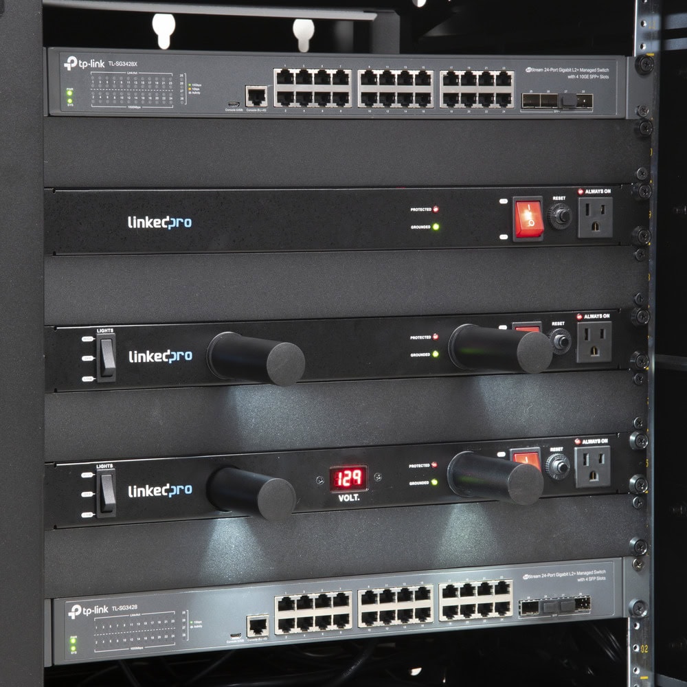 LPPDU11DP-AD-9-l PDU para Distribución de Energía, Montaje en Rack, 11 salidas, Instalación Horizontal, de 19in, 1U, 15 Amp, 120 Vca, Con Indicador Led Y Display LP-PDU-11DP 3
