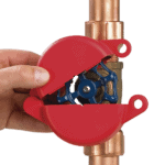 Dispositivo de Bloqueo LOTO para Válvulas de Compuerta, Para Diámetros de 3 a 6.5", Color Rojo PSLV6A-AD-4-l