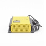 Cargador de Baterías de Plomo Ácido 12 Volts, 15 A / Bancos de 100 a 200 Ah SEC1215UL-AD-1-l