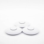 Paquete de 3 Access Point UniFi 802.11ac Wave 2, MU-MIMO4X4 con antena Beamforming, hasta 1.7 Gbps, para interior PoE 802.3af, soporta 200 clientes, No incluyen PoE´s UAPNANOHD3-AD-2-l