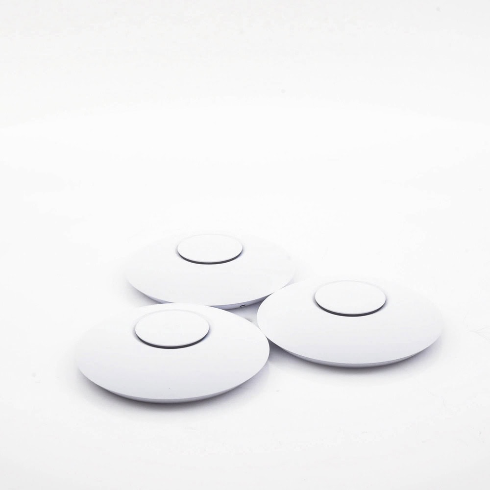 UAPNANOHD3-l-1 Paquete de 3 Access Point UniFi 802.11ac Wave 2, MU-MIMO4X4 con antena Beamforming, hasta 1.7 Gbps, para interior PoE 802.3af, soporta 200 clientes, No incluyen PoE´s UAP-NANOHD-3 1