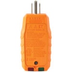 Probador de Tomacorrientes con Interruptor de Falla a Tierra (GFCI) con pantalla LCD. lateral_derecha_0S400-195