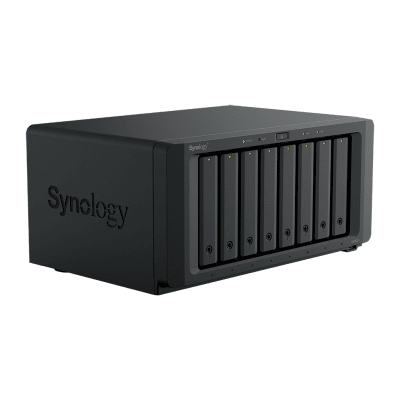 lateral_izquierda_0S400-173 NAS DiskStation DS1825+ | 8 Bahías | AMD Ryzen V1500B | 8 GB DDR4 ECC | Hasta 2,239 MB/s Lectura | 2 Puertos 2.5GbE | Expansión PCIe 3.0 | Compatible con 10GbE y 25GbE | Caché SSD M.2 | Synology DSM. DS1825+ 3